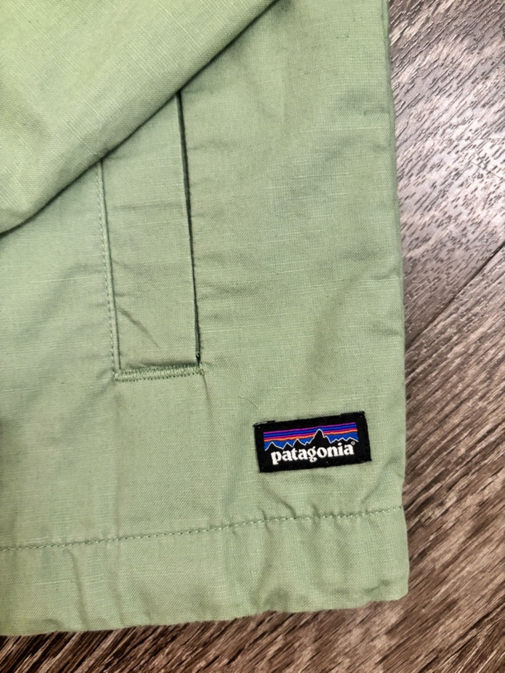 Patagonia Sage Green Hooded Windbreaker - Picture 4 of 6